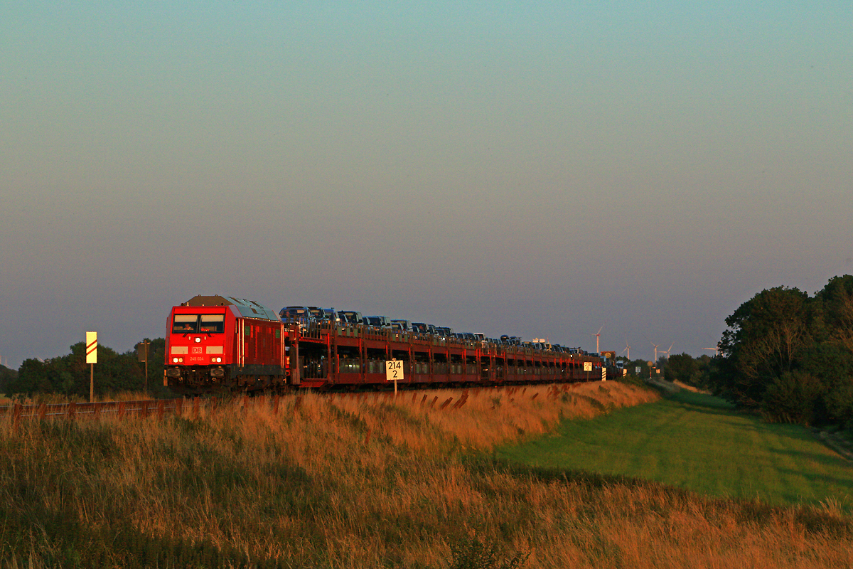 245 024