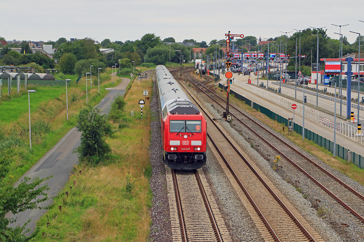 245 025 IC 2311