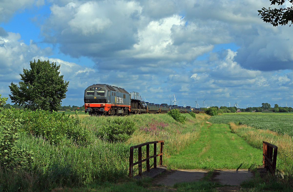 Hectorrail am blauen Autozug